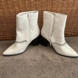 Zella White Pointed Toe Ankle Boots with Silver Chain